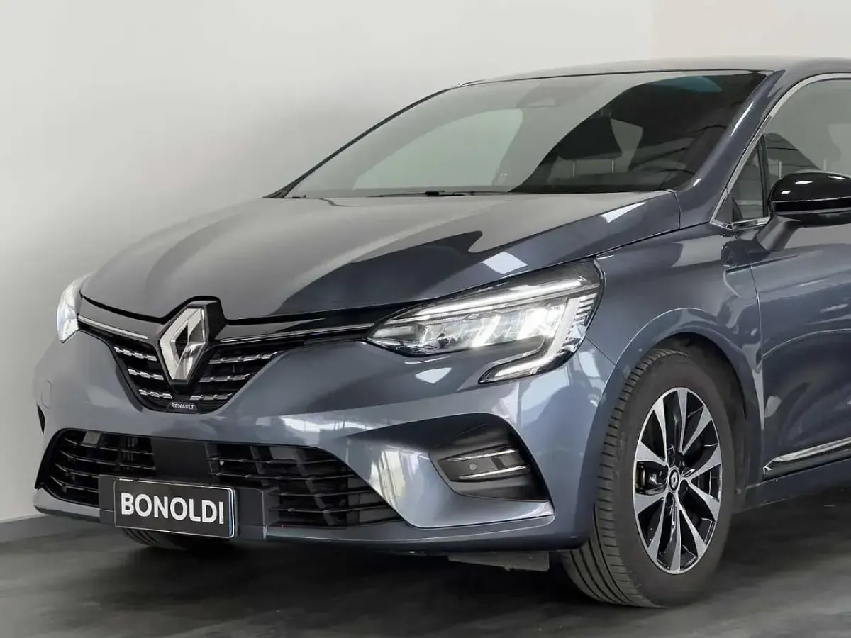 Usata Renault Clio V Techno 91 CV (66 kW) 2023 Grigio Utilitaria