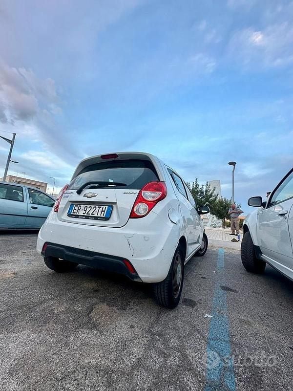 Begagnad Chevrolet Spark 68 HK (50 kW) 2013 Vit Halvkombi