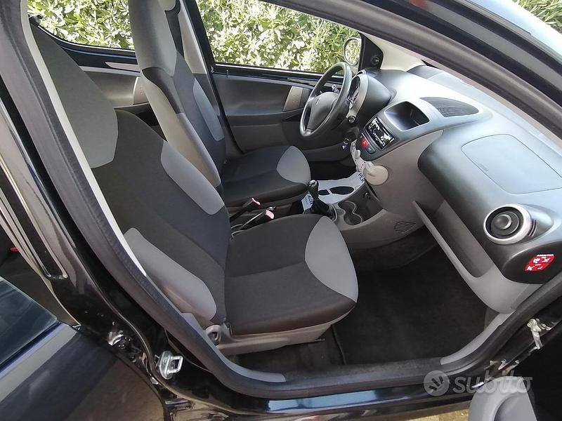 Usata Peugeot 107 68 CV (50 kW) 2009 Nero Utilitaria