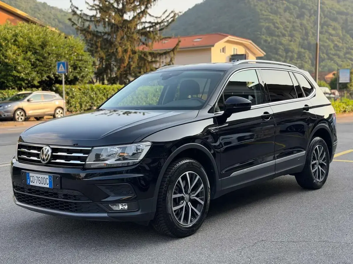 Usata VW Tiguan Allspace Comfortline 150 CV (110 kW) 2021 Deep black perlato SUV
