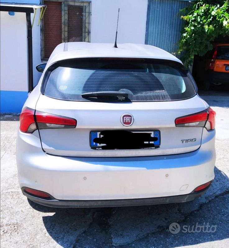 Usata Fiat Tipo 120 CV (88 kW) 2017 Grigio Berlina