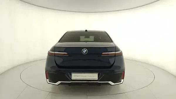 Usata BMW 740 M Sport 299 CV (219 kW) 2025 Blu Berlina