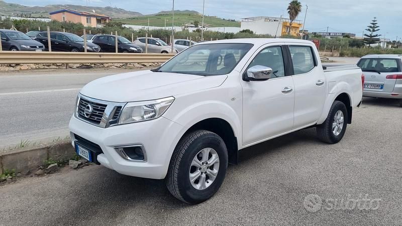 Bianco Usata 2017 Nissan Navara N-Connecta Pick-up | 19.500 € (Buon prezzo) - Immagine 1/4