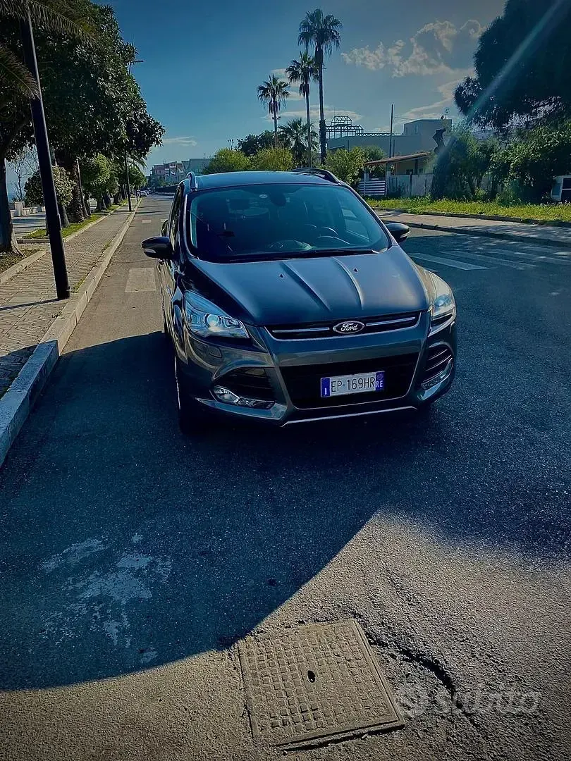Begagnad Ford Kuga Titanium 140 HK (102 kW) 2014 Grå SUV