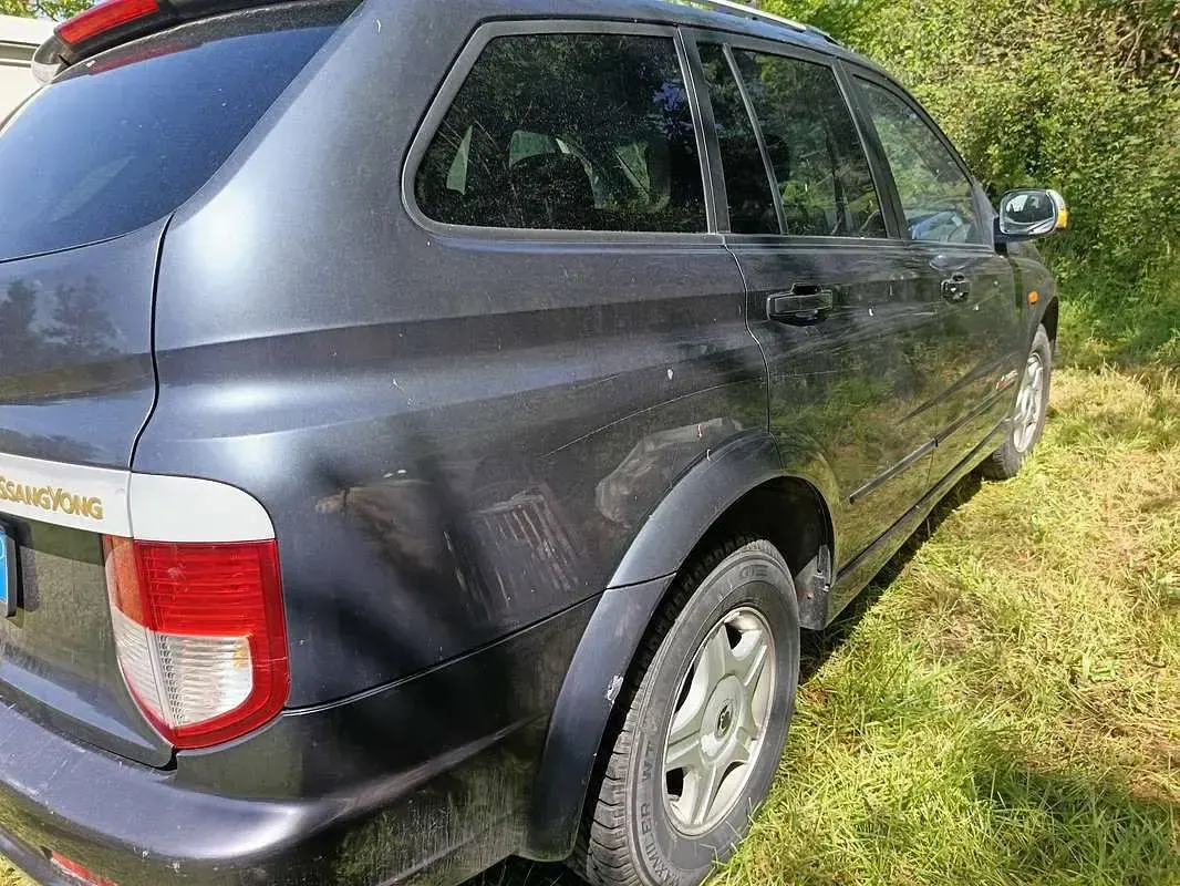 Usata SsangYong Kyron 141 CV (103 kW) 2006 Grigio SUV