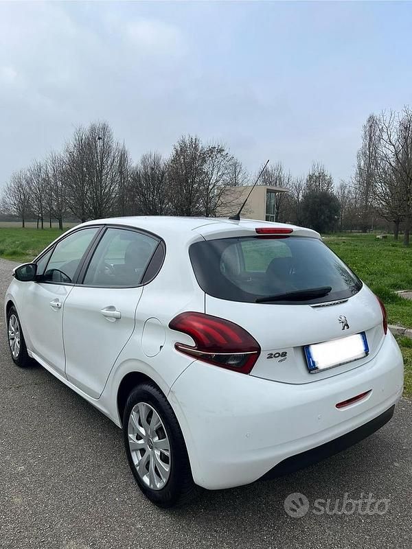 Usata Peugeot 208 2018 Utilitaria