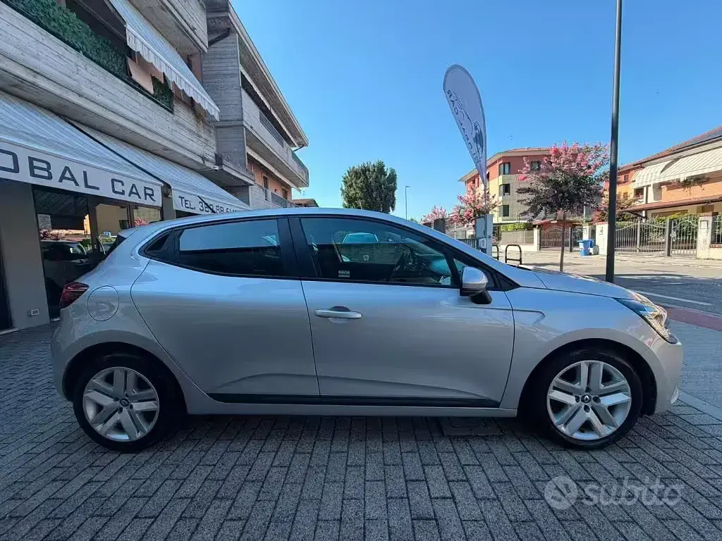 Usata Renault Clio V Techno 101 CV (74 kW) 2022 Bianco Berlina