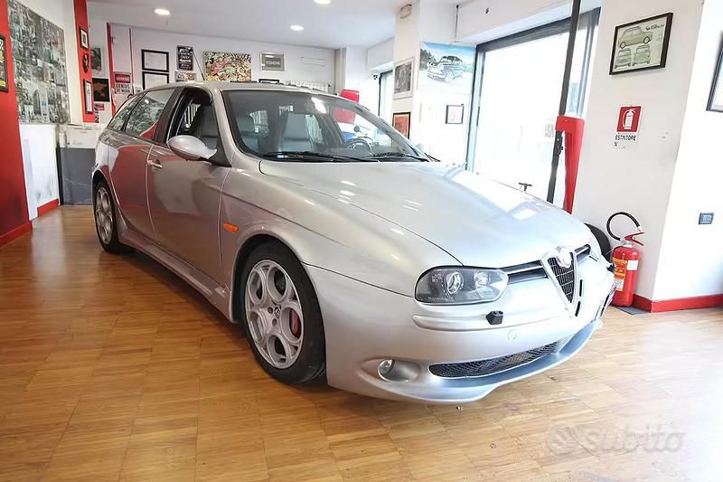 Begagnad Alfa Romeo 156 GTA 250 HK (183 kW) 2003 Grå Kombi