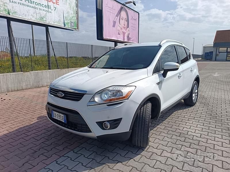 Usata Ford Kuga 163 CV (119 kW) 2011 Bianco SUV