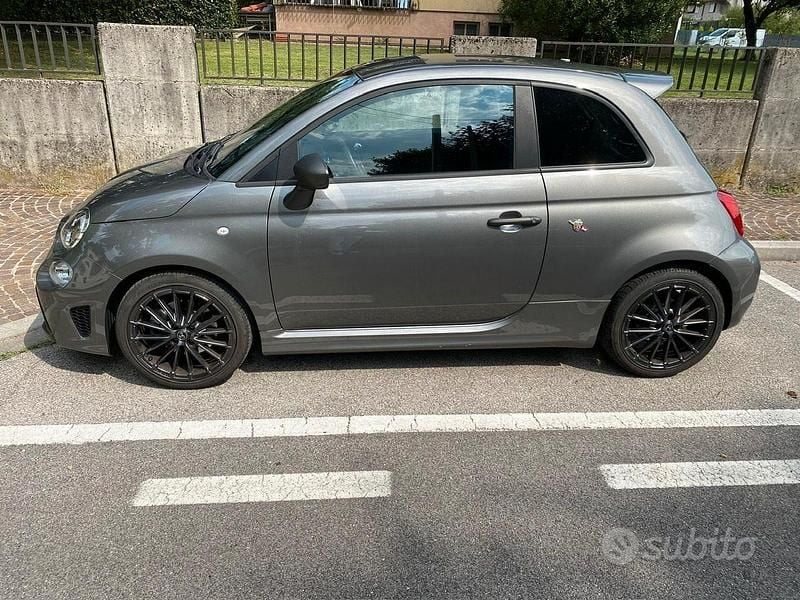 Usata Abarth 595 165 CV (121 kW) 2024 Grigio Utilitaria