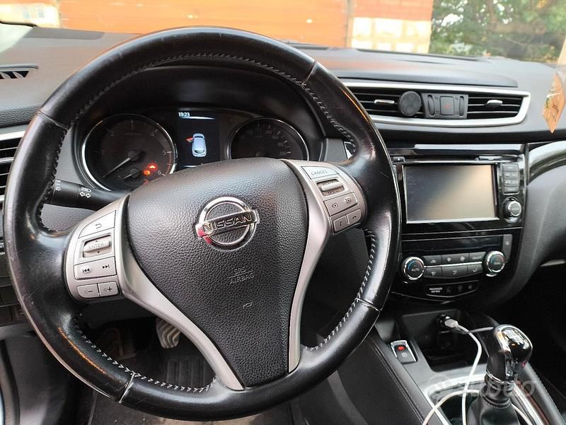 Usata Nissan Qashqai Tekna 110 CV (80 kW) 2017 Grigio SUV