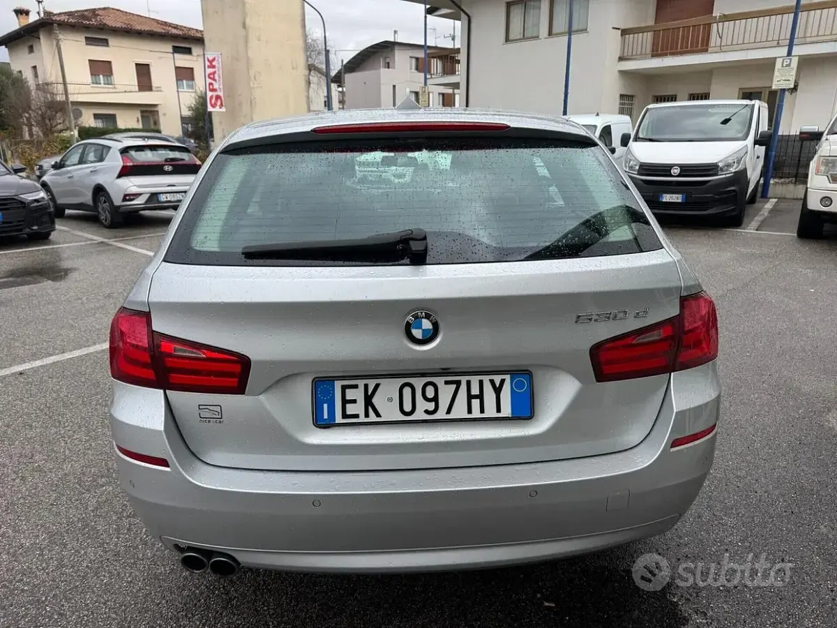 Usata BMW 530 258 CV (189 kW) 2011 Grigio Station wagon