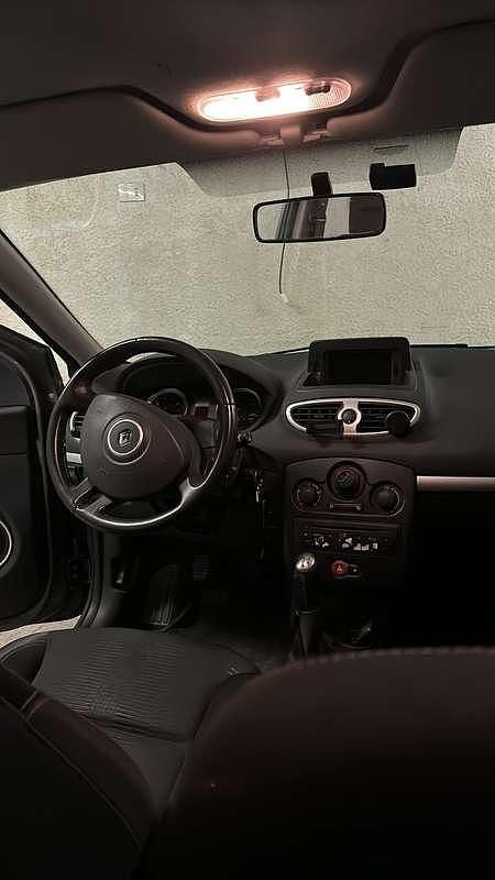 Usata Renault Clio II Dynamique 75 CV (55 kW) 2009 Grigio Berlina