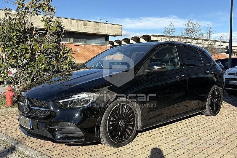 Usata Mercedes B180 AMG Line Premium 116 CV (85 kW) 2023 Nero Monovolume