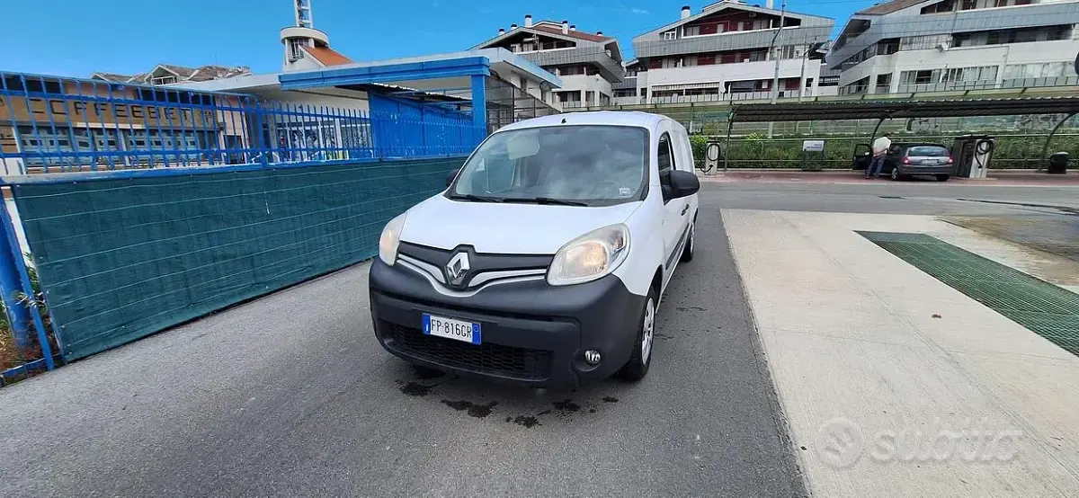 Usata Renault Kangoo 90 CV (66 kW) 2018 Bianco Monovolume