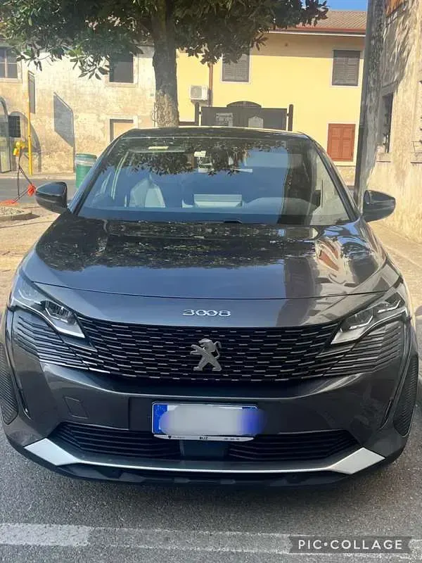 Usata Peugeot 3008 Allure 131 CV (96 kW) 2023 Grigio SUV