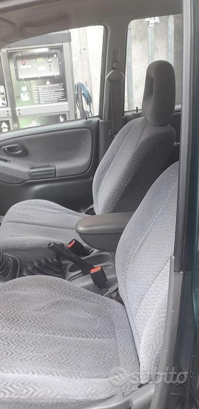 Usata Suzuki Grand Vitara 109 CV (80 kW) 2001 Verde SUV