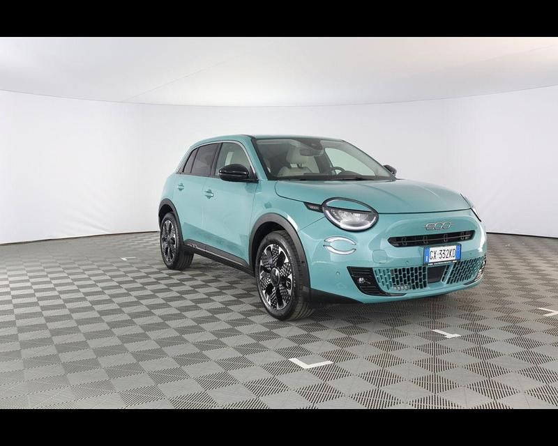 Usata Fiat 600 La Prima 100 CV (73 kW) 2025 Azzurro cielo d'italia (metallizato) SUV