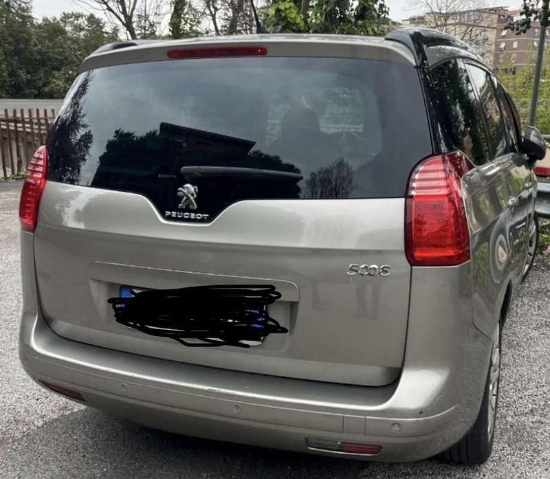 Usata Peugeot 5008 Active 114 CV (83 kW) 2014 Monovolume