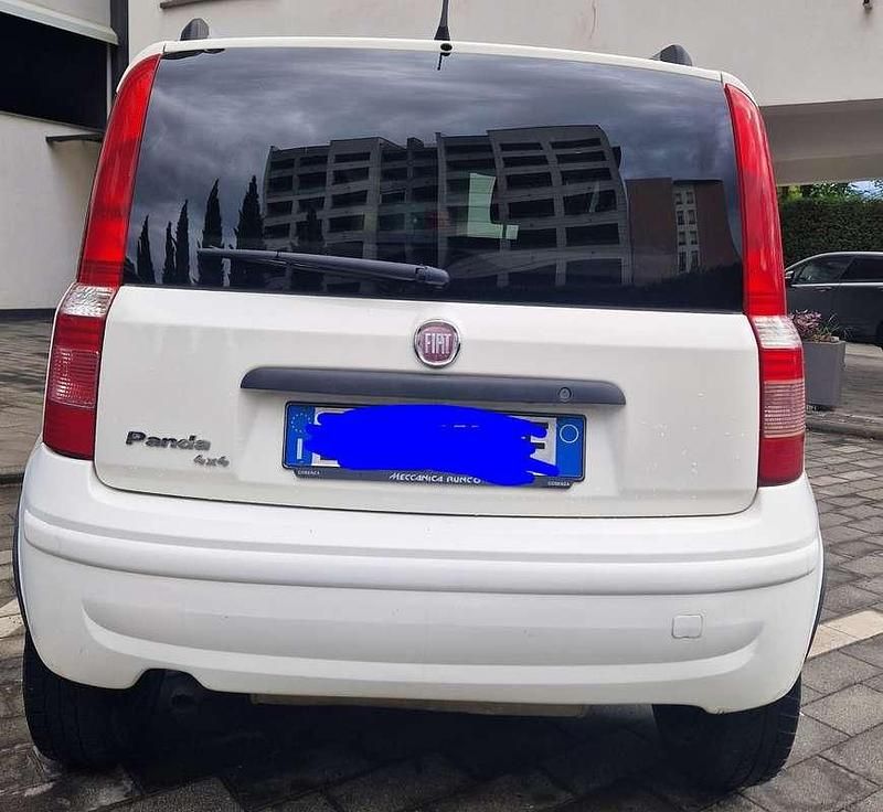 Usata Fiat Panda 4x4 Emotion 75 CV (55 kW) 2011 Utilitaria
