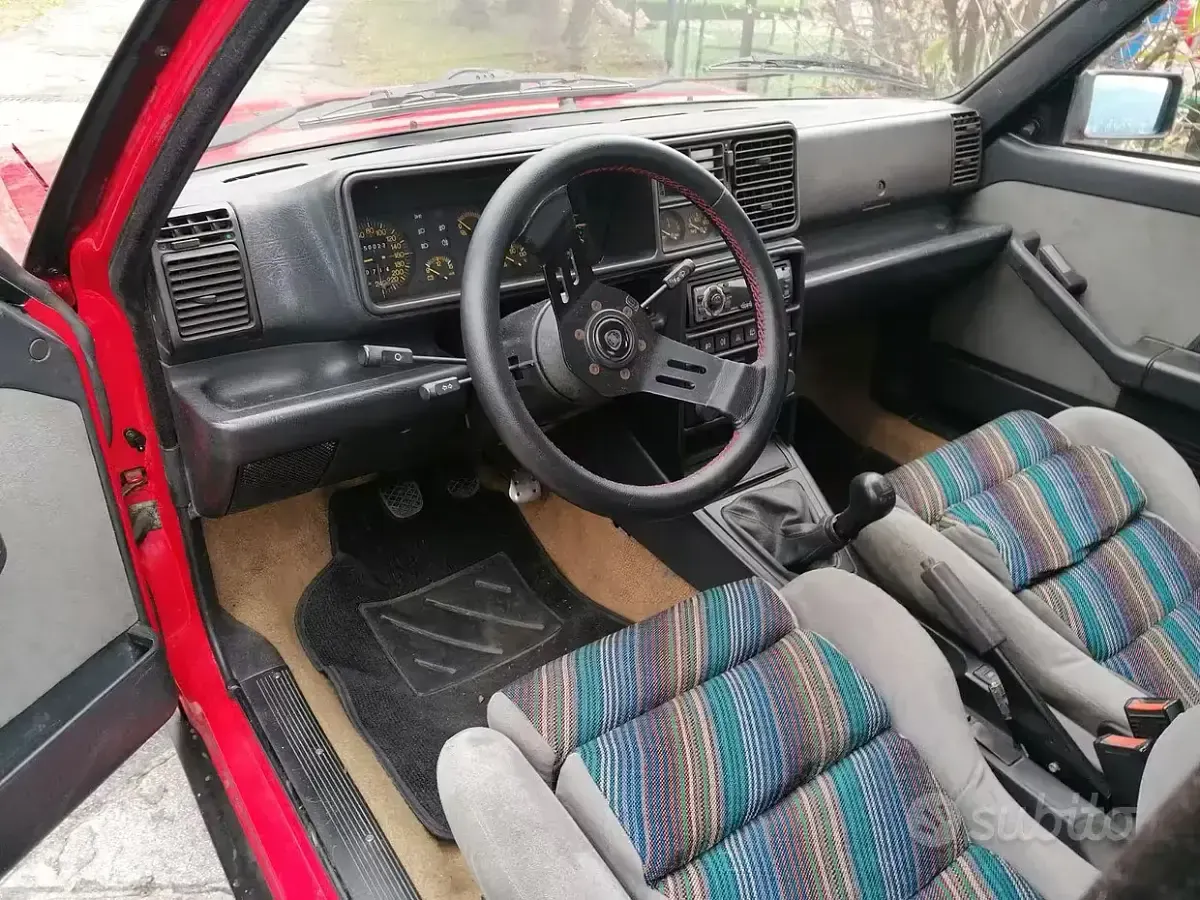 Usata Lancia Delta 196 CV (144 kW) 1990 Rosso Utilitaria