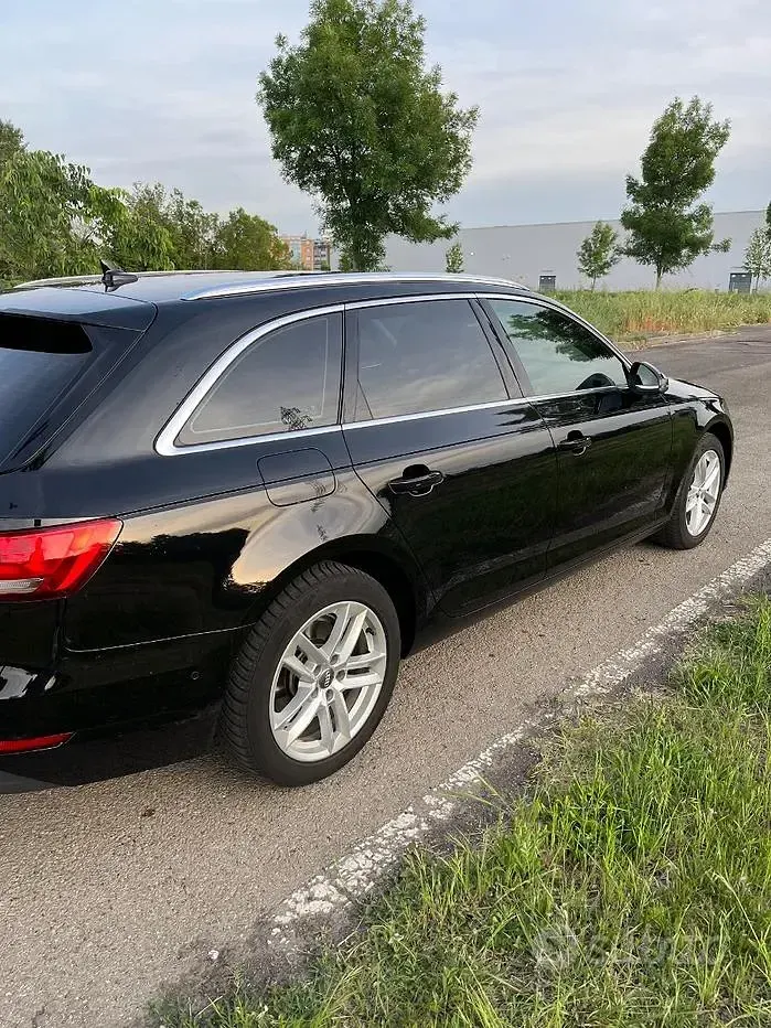 Usata Audi A4 150 CV (110 kW) 2017 Nero Station wagon
