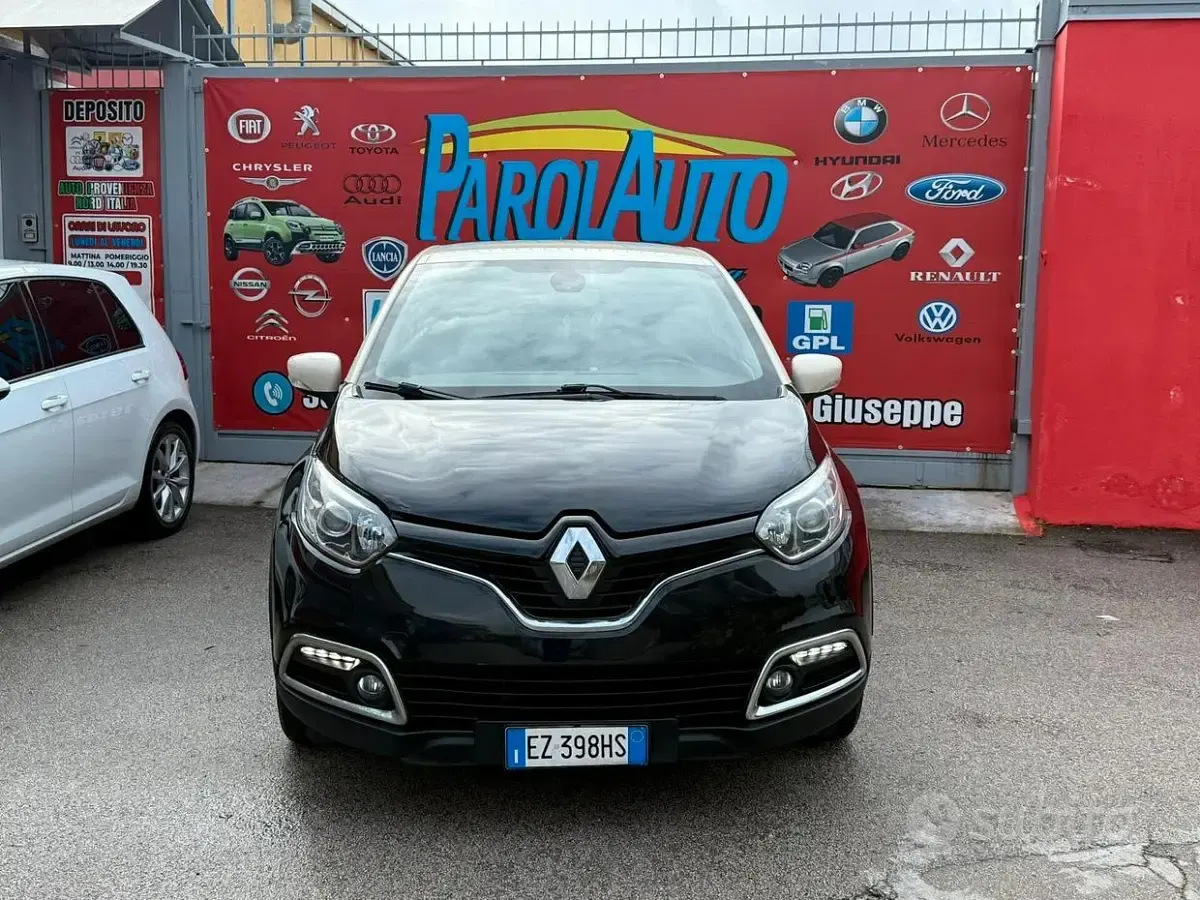 Usata Renault Captur 90 CV (66 kW) 2015 Nero SUV
