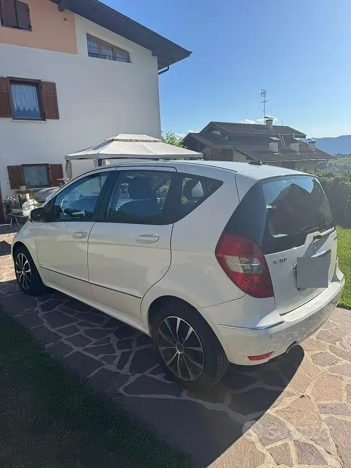 Usata Mercedes A180 109 CV (80 kW) 2011 Utilitaria