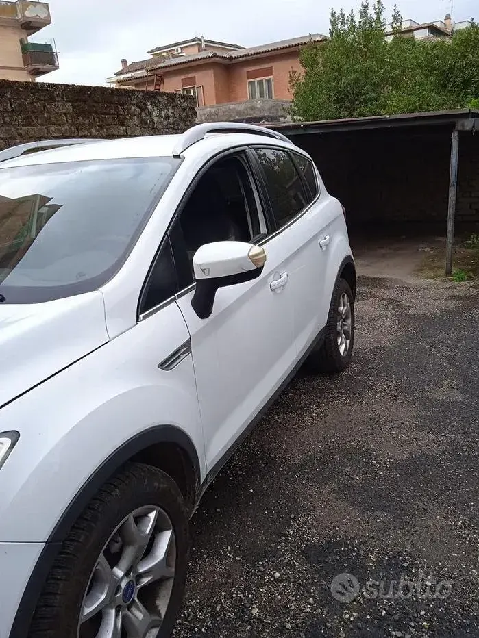 Usata Ford Kuga 140 CV (102 kW) 2011 Bianco SUV