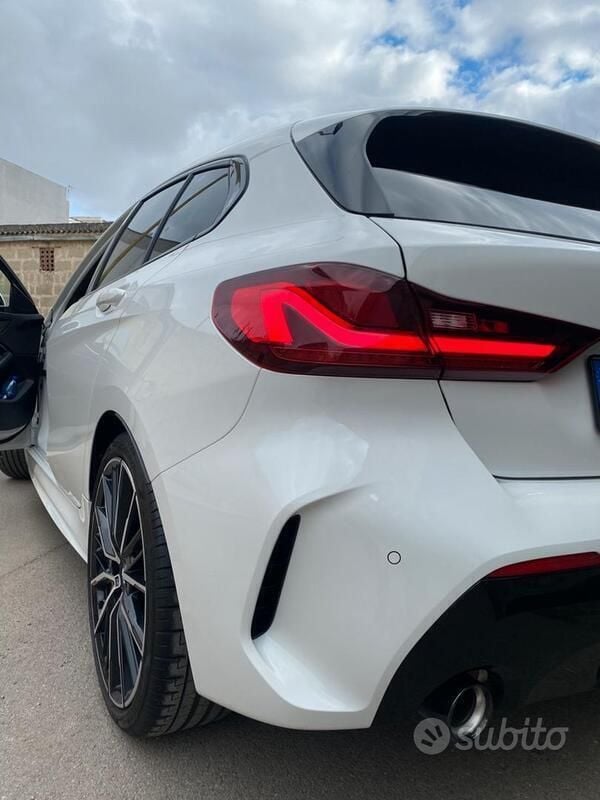 Usata BMW 118 150 CV (110 kW) 2021 Bianco Utilitaria