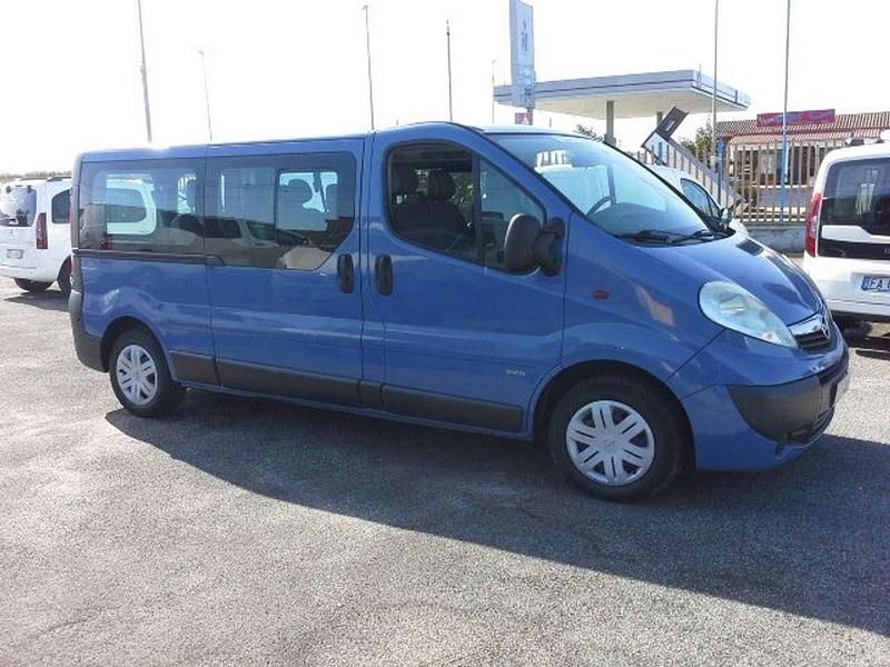 Blu/azzurro Usata 2009 Opel Vivaro Monovolume | 9950 € (Molto cara) - Immagine 1/4