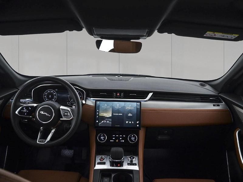 Usata Jaguar F-Pace R-Dynamic 204 CV (150 kW) 2023 Santorini black SUV