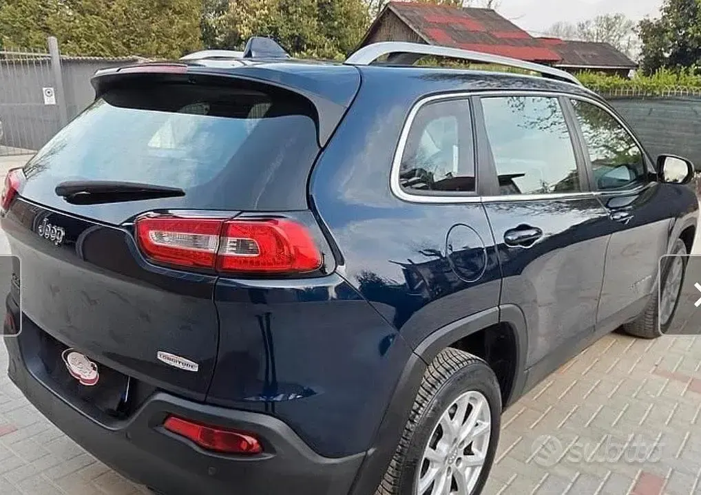 Usata Jeep Cherokee 140 CV (102 kW) 2014 Bluazzurro SUV