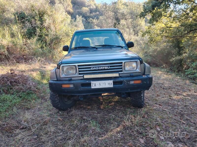 Usata Daihatsu Rocky 88 CV (64 kW) 1991 Nero SUV