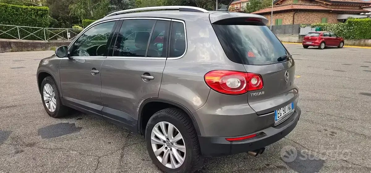 Usata VW Tiguan Trendline 150 CV (110 kW) 2011 Grigio SUV