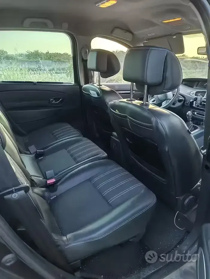 Usata Renault Scénic III 110 CV (80 kW) 2012 Nero Monovolume