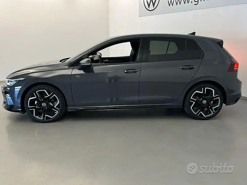 Nuova VW Golf VIII R-line (2026) in Forli' - 33.800 € | AutoUncle