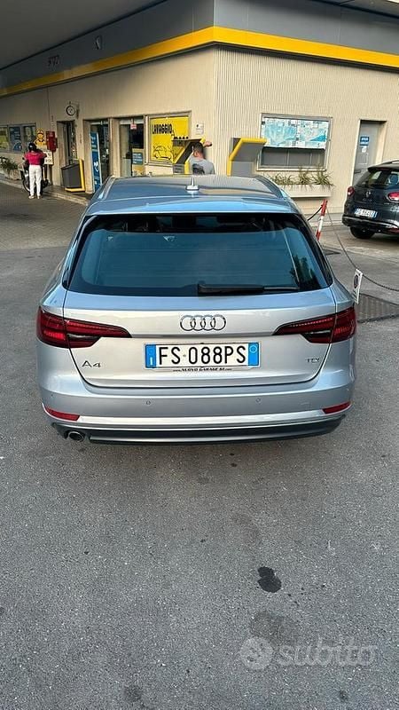 Usata Audi A4 150 CV (110 kW) 2018 Grigio Station wagon