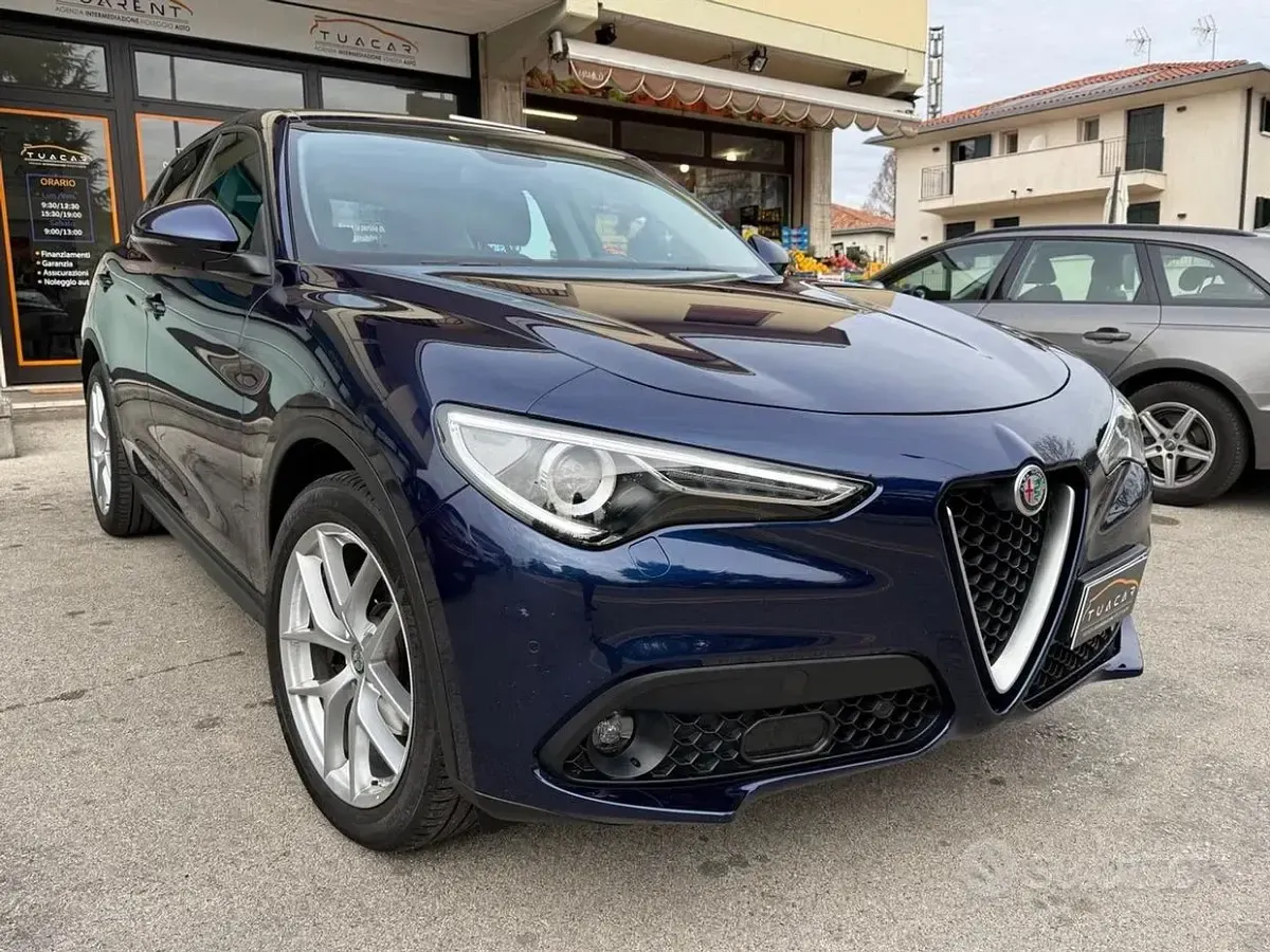 Usata Alfa Romeo Stelvio 188 CV (138 kW) 2021 Blu SUV