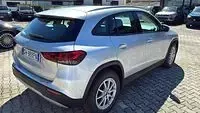 Occasion Mercedes GLA200 Business 150 ch (110 kW) 2021 Argent SUV