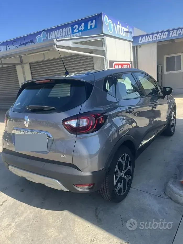 Usata Renault Captur 90 CV (66 kW) 2018 Grigio SUV