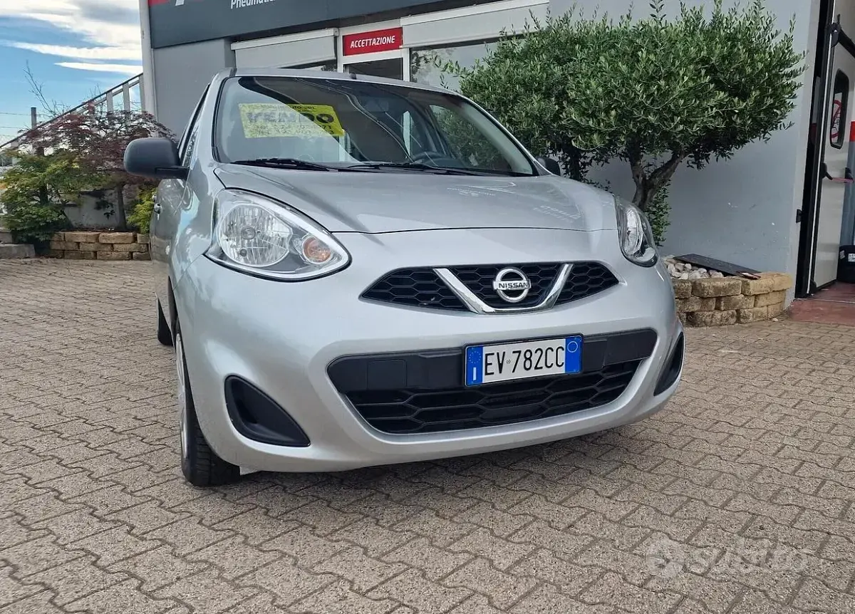 Usata Nissan Micra Tekna 80 CV (58 kW) 2014 Grigio Utilitaria