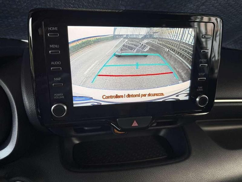 Usata Toyota Yaris Hybrid Style 92 CV (67 kW) 2021 Bianco Berlina