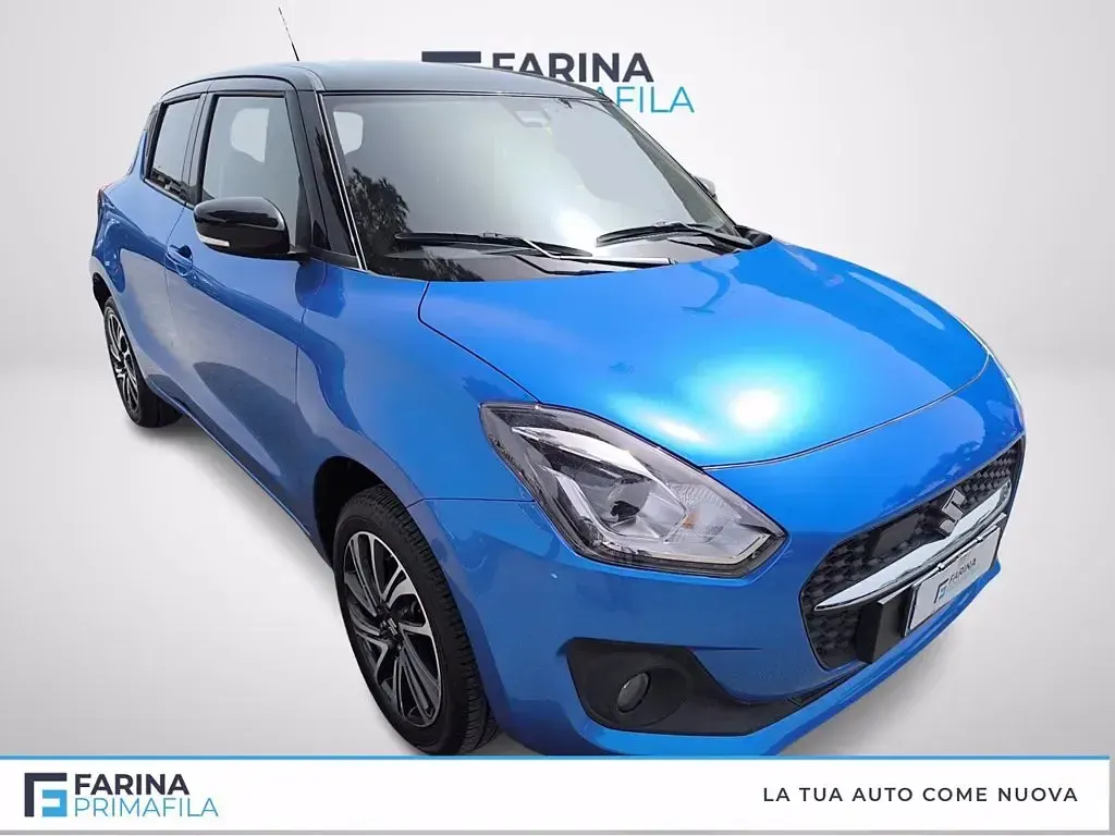 Usata Suzuki Swift 83 CV (61 kW) 2023 Blu tetto nero Utilitaria