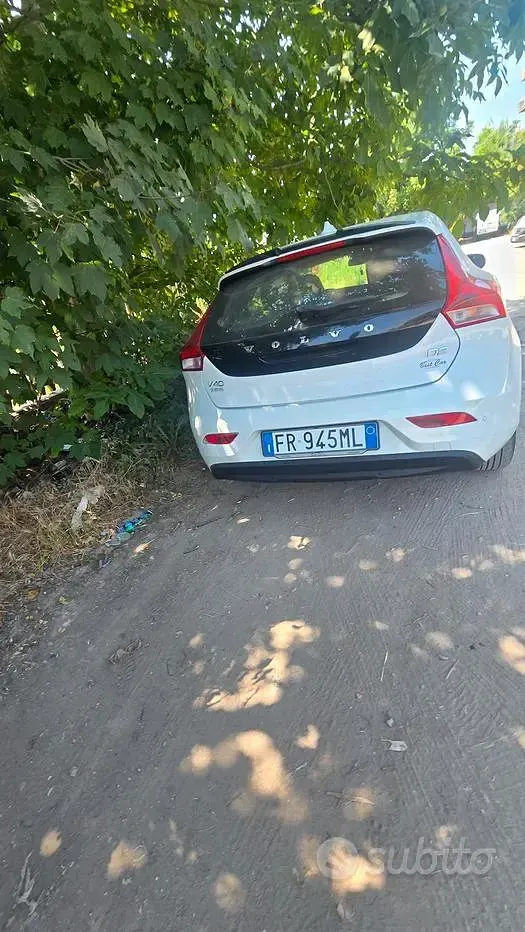 Usata Volvo V40 115 CV (84 kW) 2015 Bianco Berlina