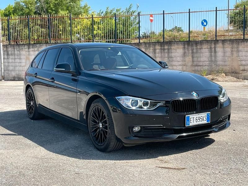 Usata BMW 318 Luxury Line 2014 Nero Station wagon