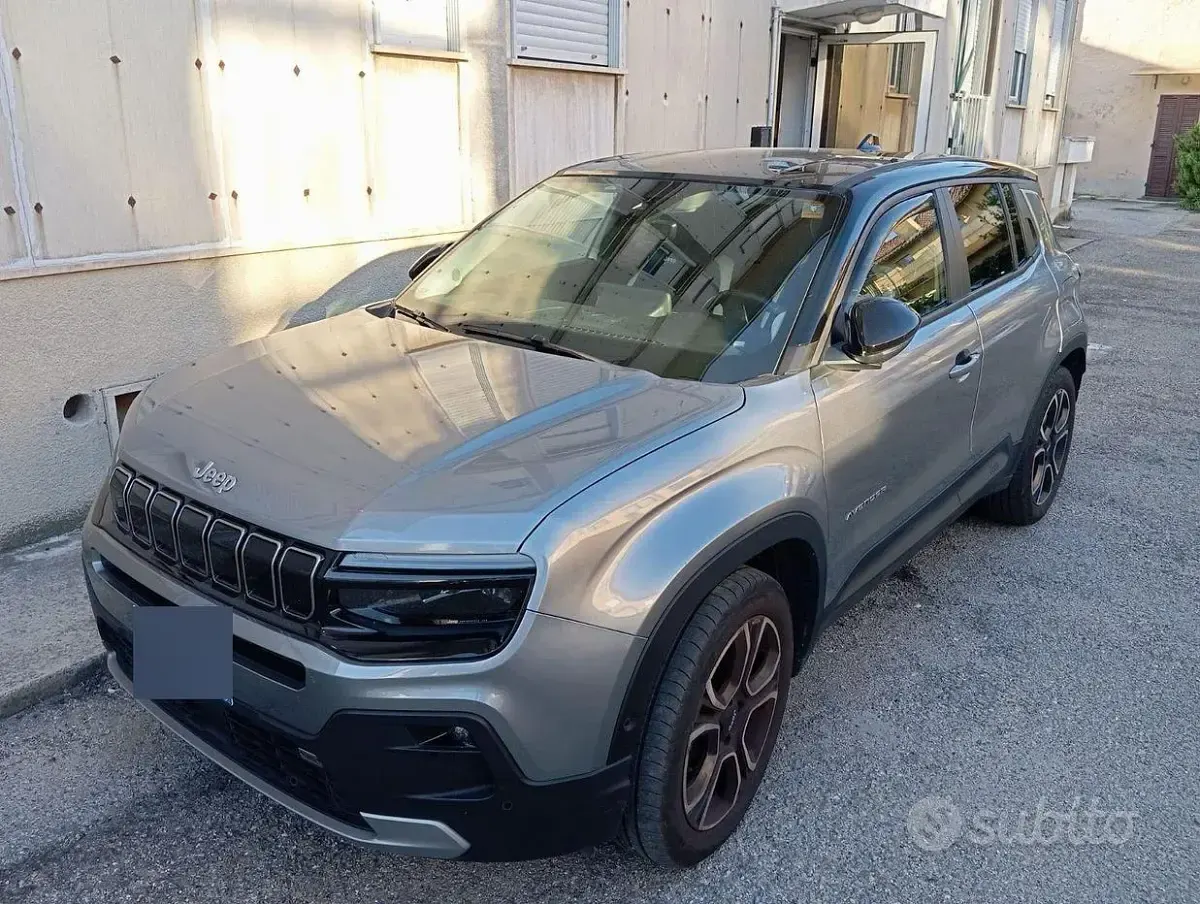 Usata Jeep Avenger Summit 101 CV (74 kW) 2023 Grigio SUV