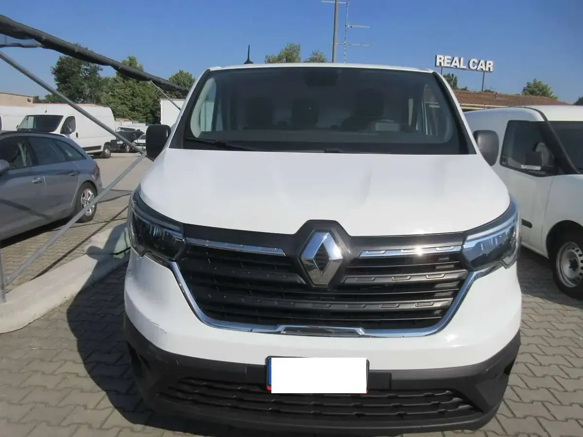 Usata Renault Trafic 110 CV (80 kW) 2022 Bianco Monovolume