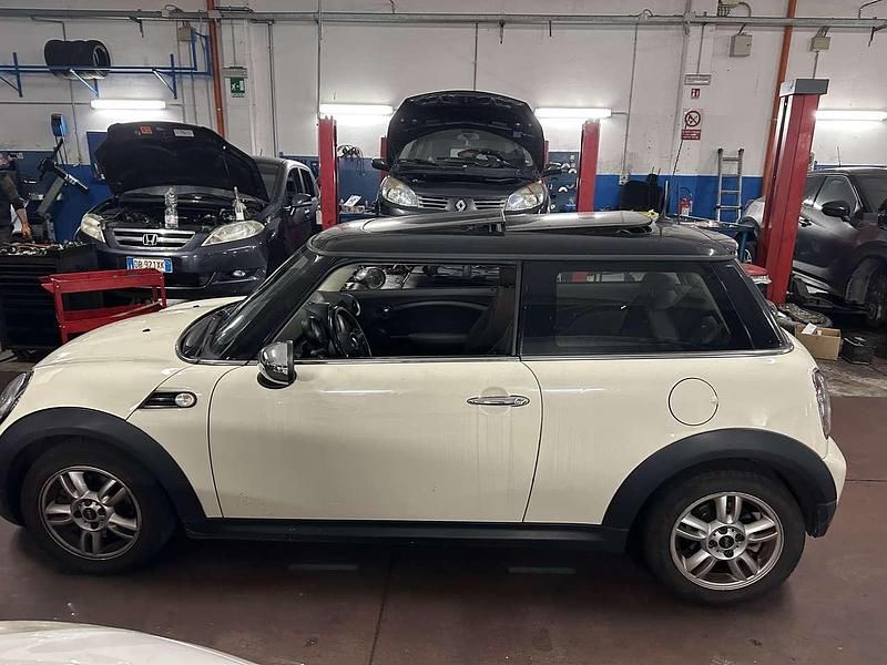 Usata Mini ONE 75 CV (55 kW) 2011 Bianco Utilitaria