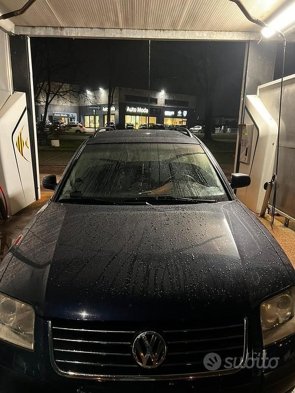 Usata VW Passat 130 CV (95 kW) 2000 Blu Station wagon